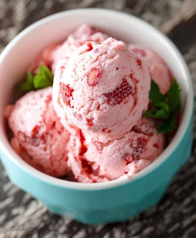 Homemade Strawberry Ice Cream